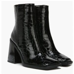 NWT Circus by Sam Edelman Layla Bootie in Black - Size 8